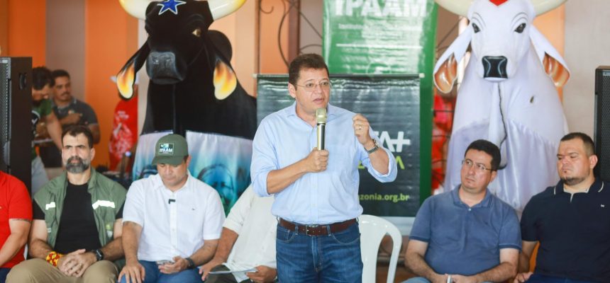 O Prosai Parintins é executado pela Unidade Gestora de Projetos Especiais (UGPE), órgão vinculado à Secretaria de Estado de Desenvolvimento Urbano e Metropolitano (Sedurb). As licenças ambientais foram entregues pelo diretor-presidente do Ipaam, Gustavo Picanço, ao secretário da Sedurb, Marcellus Campêlo, domingo (16). A entrega ocorreu durante o lançamento do Projeto Floresta+ Amazônia, um mutirão de retificação do Cadastro Ambiental Rural (CAR), no Mercado Central Leopoldo Neves, no Centro da cidade de Parintins.