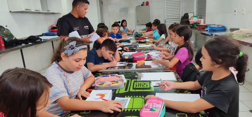 O Governo do Amazonas, por meio da Secretaria de Estado de Cultura e Economia Criativa, abre novas oportunidades de acesso gratuito à educação artística no interior do Estado. De 22 a 25 de julho de 2025, o Liceu de Artes e Ofícios Claudio Santoro – Unidade Parintins (distante 369 quilômetros de Manaus), estará com matrículas abertas para cursos nas áreas de Artes Visuais, Audiovisual, Dança, Música e Teatro.