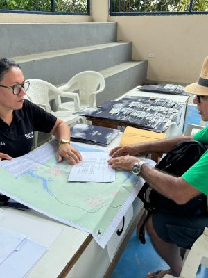 Segundo Renata Queiroz, o objetivo é garantir segurança aos moradores. “A regularização fundiária é um passo fundamental para transformar a vida das famílias, assegurando que cada morador tenha seu direito reconhecido e possa investir com tranquilidade no seu futuro”, destacou. Caburi é uma comunidade com forte vocação agrícola e organização social ativa, o que facilita o avanço das ações de regularização, pontuou a secretária. O trabalho executado pela Sect faz parte das políticas públicas de habitação e regularização fundiária, que integram o Programa Amazonas Meu Lar, do Governo do Estado. O programa é coordenado pela Secretaria de Estado de Desenvolvimento Urbano e Metropolitano (Sedurb) e desenvolvido pela Sect, Superintendência Estadual de Habitação (Suhab) e Unidade Gestora de Projetos Especiais (UGPE).
