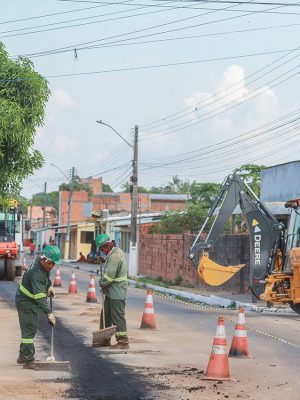 O Programa de Saneamento Integrado (Prosai) de Parintins (a 369 quilômetros de Manaus) passará a contar com uma usina de asfalto própria, o que vai acelerar ainda mais as obras na cidade. A iniciativa representará, também, um salto na qualidade e a redução no tempo de execução dos serviços de recuperação das vias, onde estão sendo implantadas as redes de água e esgoto na cidade.